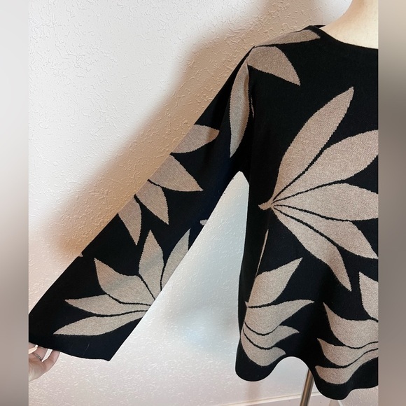 Premise Floral Fan Bell Sleeve Sweater - Picture 2 of 7